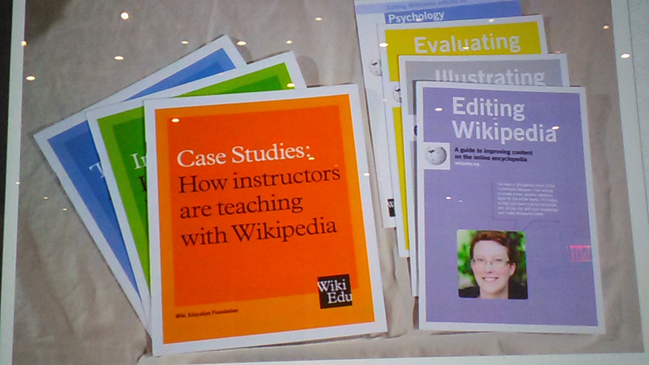 Brochures for editing Wikipedia