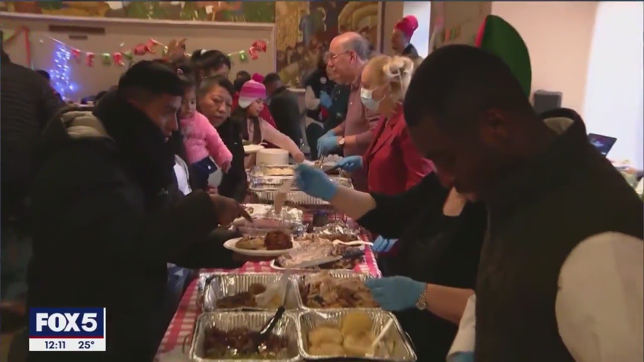New York. Jews hold Christmas party for migrants