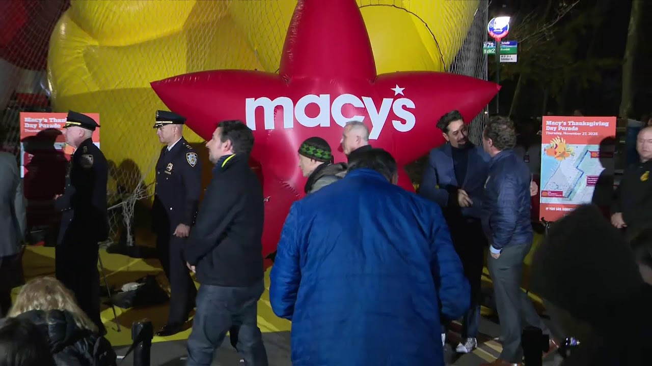 Mayor Eric Adams Briefs New Yorkers on Thanksgiving Day Parade Safety With NYPD Commissioner Tisch